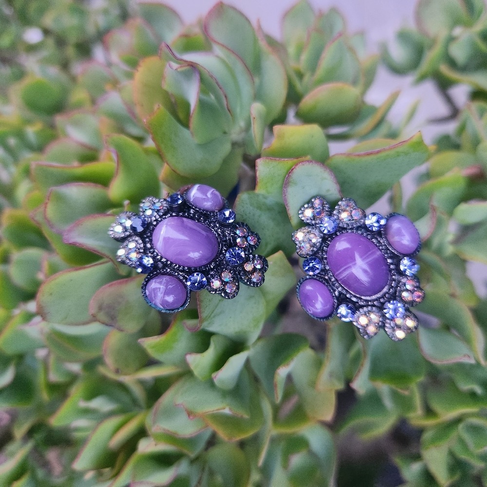Vtg Cluster Clip-On Earring Copper Tone Purple Lucite Rhinestone Retro Statement